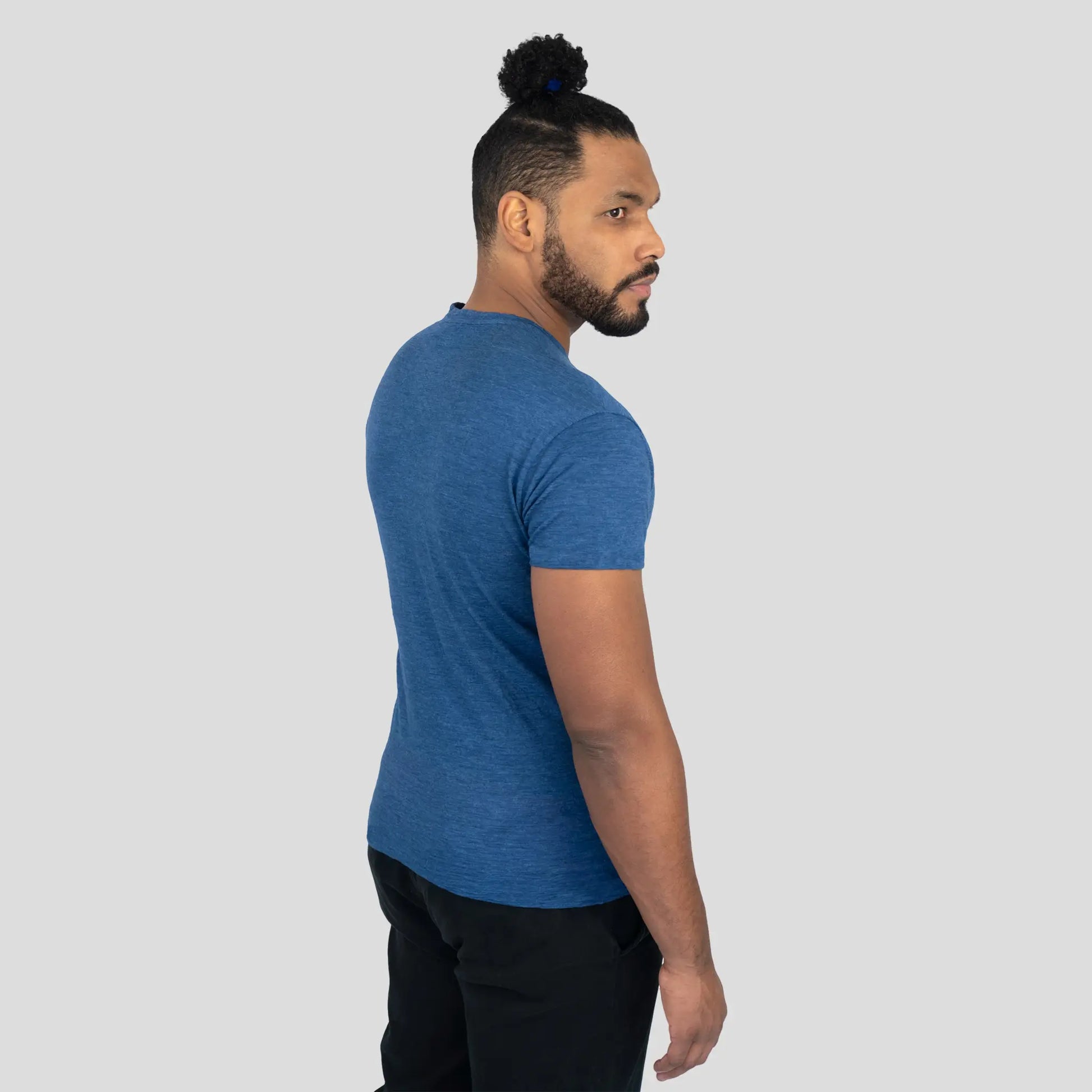 Men's Alpaca Wool Shirt: 160 Ultralight V-Neck color Natural Blue